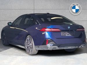 BMW 5-Series 530e - Image 3