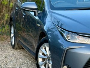 2021 Toyota Corolla 1.8 Hybrid Luna Automatic - Image 3