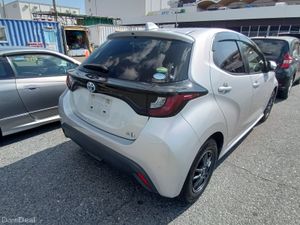 2020 Toyota Yaris Hybrid - Image 3