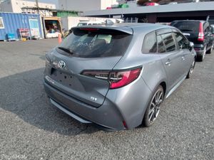 2020 Toyota Corolla Touring Hybrid - Image 3