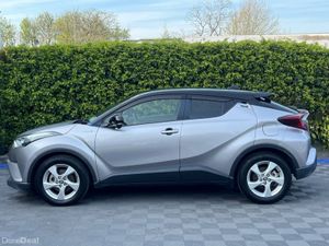 Toyota C-HR 1.8 HYBRID // ADAPTIVE CRUISE CONTROL - Image 3