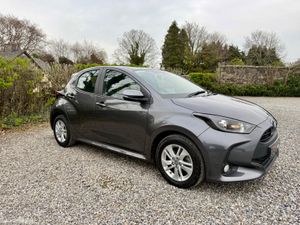 2022 Toyota Yaris 1.5 Hybrid Luna Automatic - Image 3