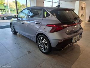Hyundai i20 DELUXE PLUS ** VERY LOW KMS ** - Image 4