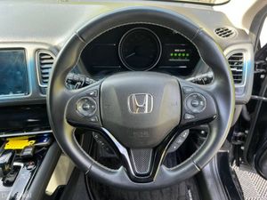 Honda Vezel 1.5 HYBRID // DIAMOND CUT ALLOYS // RE - Image 4