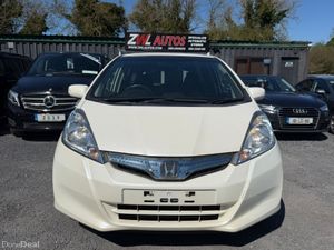 12 Honda Fit  Hybrid 1.3 - Image 3