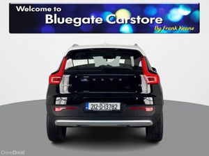 Volvo XC40 T2 MOMENTUM**FRONT HEATED SEATS**HEATED - Image 4