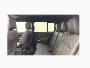 Land Rover Defender Diesel Estate X-Dynamic HSE - Image 4