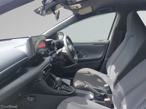 Toyota Yaris Hybrid - Image 3