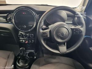 Mini Cooper 5-Door Cooper Classic - Image 4