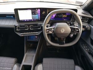 Renault 4 iconic 52kWh 150hp (DEMO) - Image 3