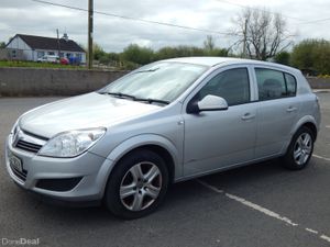 2010 Vauxhall Astra No Tax or Test Sold as seen - Image 4