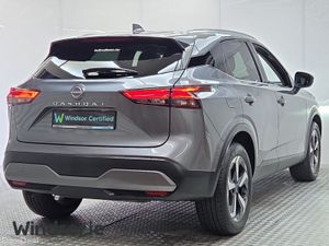 Nissan Qashqai 1.3 PET MILD HYBRID SV PREMIUM *SCR - Image 3