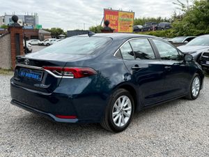 2025 Toyota Corolla 1.8 HYBRID LUNA AUTO - Image 3