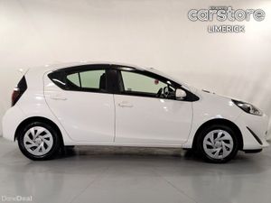 Toyota Aqua 1.5 HYBRID - Image 2