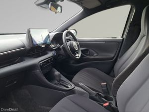 Toyota Yaris HYBRID AUTO X - Image 3