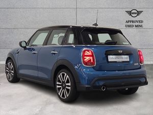 Mini Cooper 5-Door Cooper Exclusive - Image 3