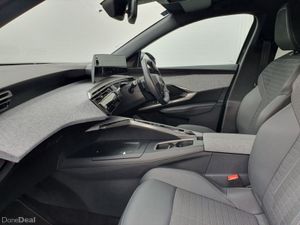 Peugeot 3008 Electric 73kWH 210BHP Allure - Image 4