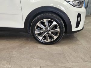 18 KIA STONIC 1.4 PETROL K3 EDITION - Image 4
