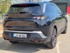 Automatic Peugeot 5008 2025 . Hybrid 7seater - Image 4