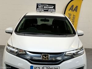 2015 Honda JAZZ/Fit 1.5 Hybrid Auto ,CarPlay - Image 2