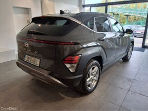 Hyundai KONA ELEGANCE ** SHOWROOM DISPLAY MODEL ** - Image 2