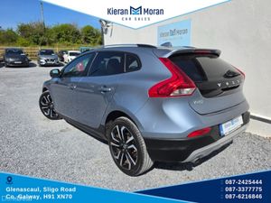 Volvo V40 2.0 D4 5DR AUTO - Image 4