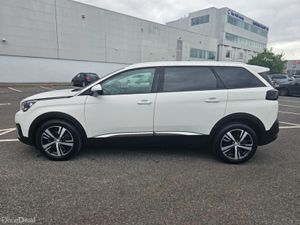 Peugeot 5008 1.2 PETROL, ALLURE MODEL, LOW MILEAGE - Image 4