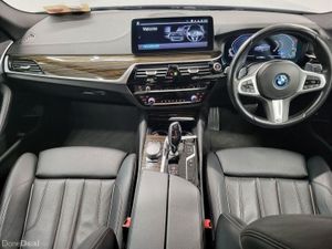 BMW 5-Series 530e M Sport Saloon - Image 4