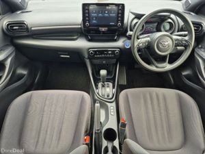 Toyota Yaris ** 1.5 HYBRID ** AUTO ** HUGE SPEC ** - Image 2