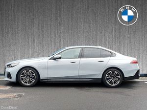 BMW 5-Series 530e M Sport Saloon - Image 4