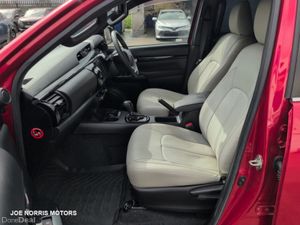 Toyota Hilux 2.4 Diesel Double Cab 4WD Automatic – - Image 4