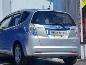 Honda fit Hybrid Low Mileage - Image 3