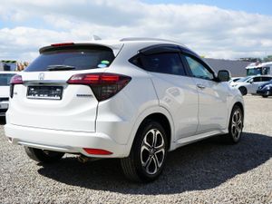 2018 Honda Vezel Hybrid Automatic - Image 3