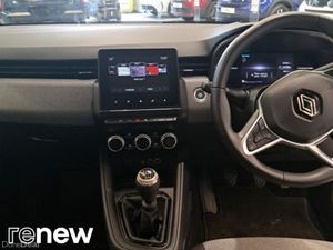 Renault Clio TCe 90 Evolution  **€87.92 per week** - Image 3