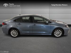 Toyota Corolla HYB LUNA SALOON - Image 3