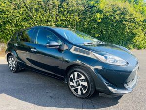 Toyota Aqua DAA-NHP10 - Image 2