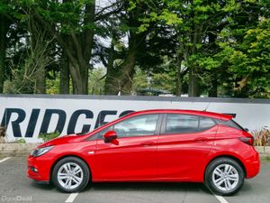 Vauxhall Astra 1.6 CDTI DESIGN FINANCE AVAILABLE - Image 4