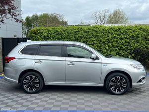 Mitsubishi Outlander G PACKAGE 4WD 2.0 HYBRID // S - Image 2