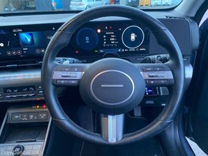 Hyundai KONA E ADVANCE // 4 HEATED SEATS // REVERS - Image 4