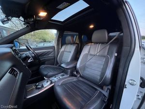 Mitsubishi Outlander 4WD S EDITION 2.0 HYBRID // O - Image 2