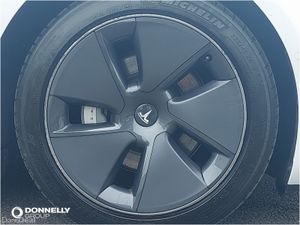 Tesla Model 3 Saloon Long Range - Image 4