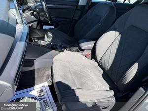 Volkswagen Golf STYLE 2.0 TDI 115HP 5DR - Image 4