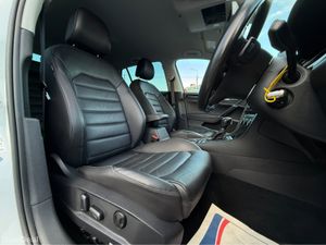 Volkswagen Golf 1.4 TFSI AUTOMATIC FULL LEATHER HE - Image 2