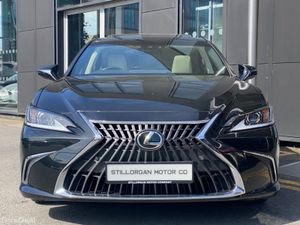 Lexus ES Premium Edition Hybrid Auto - Image 2