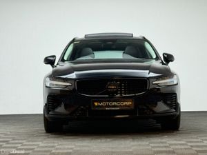 Volvo V60 ULTRA DARK T8 2.0 AWD 455HP *PAN ROOF* - Image 2