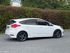 Ford Focus 2017 TDCI 2.0 ST-Line 150 HP - Image 4