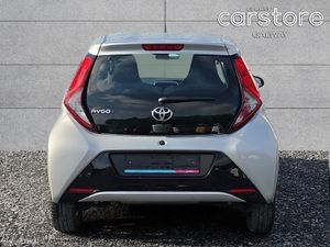 Toyota Aygo 1.0 VVT-i x-play Smartphone - Image 4