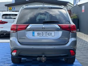 Mitsubishi Outlander 4WD BLACK LINE - 2.3 DIESEL - - Image 4