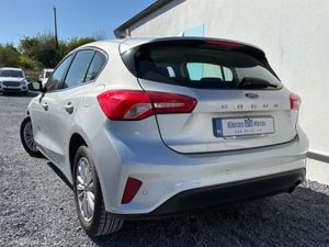 Ford Focus TITANIUM 120PS 5DR - Image 4