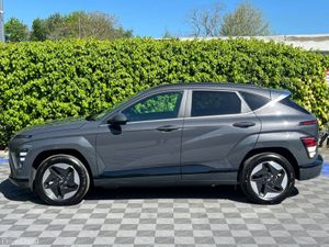 Hyundai KONA E ADVANCE LONG RANGE 65.4 KWH // ONLY - Image 3